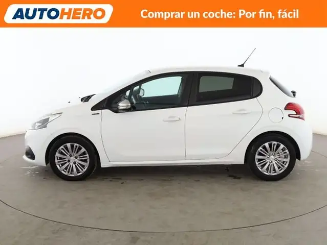 Peugeot 208 view 3