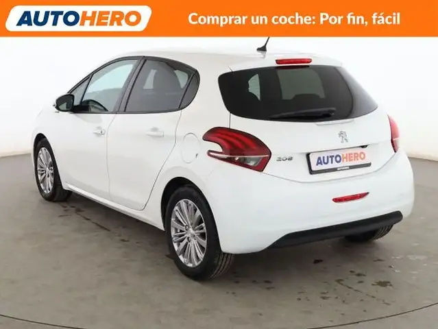Peugeot 208 view 4