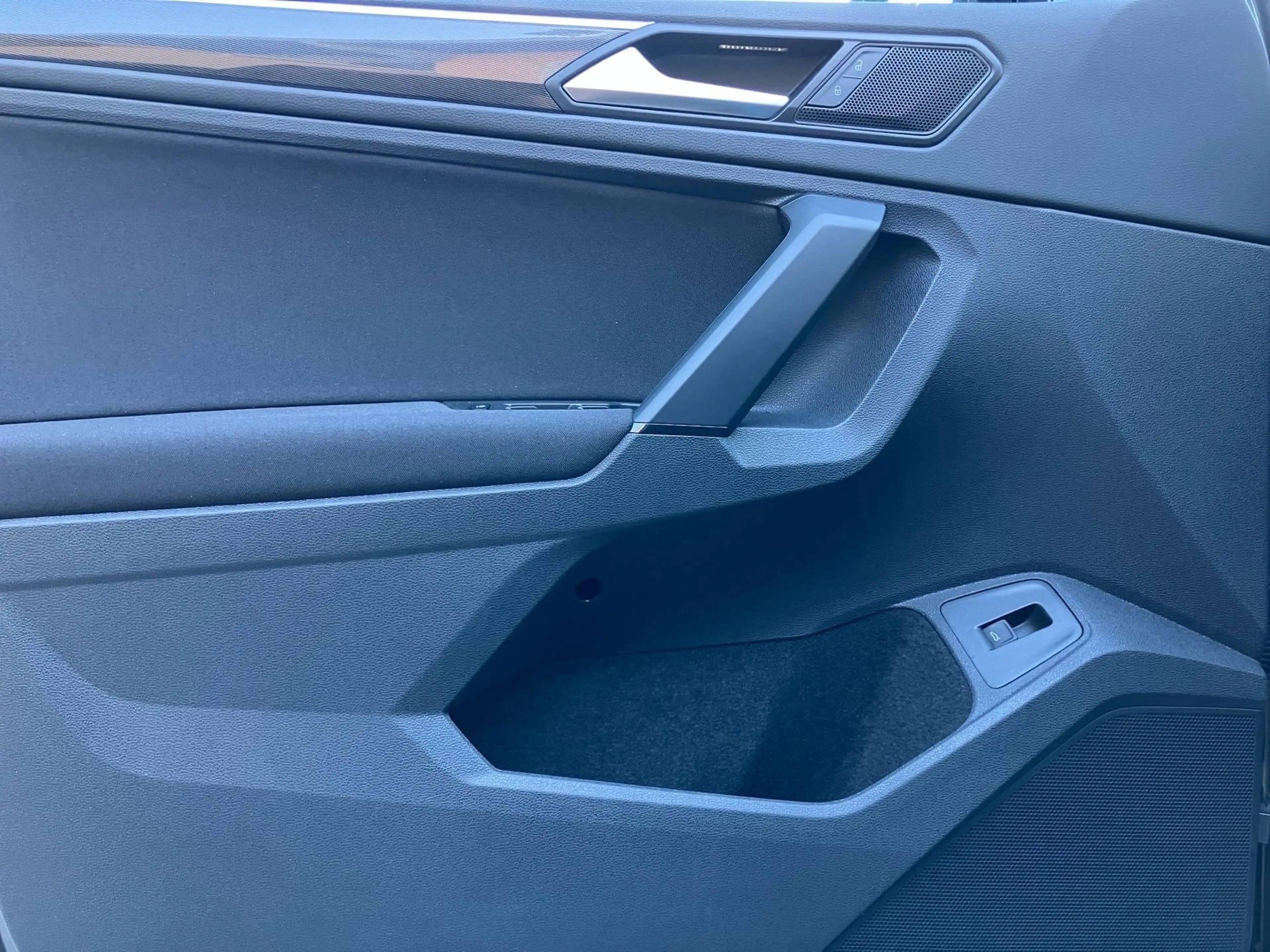 Volkswagen Tiguan Sky TDI SCR 4MOTION DSG — photo 11