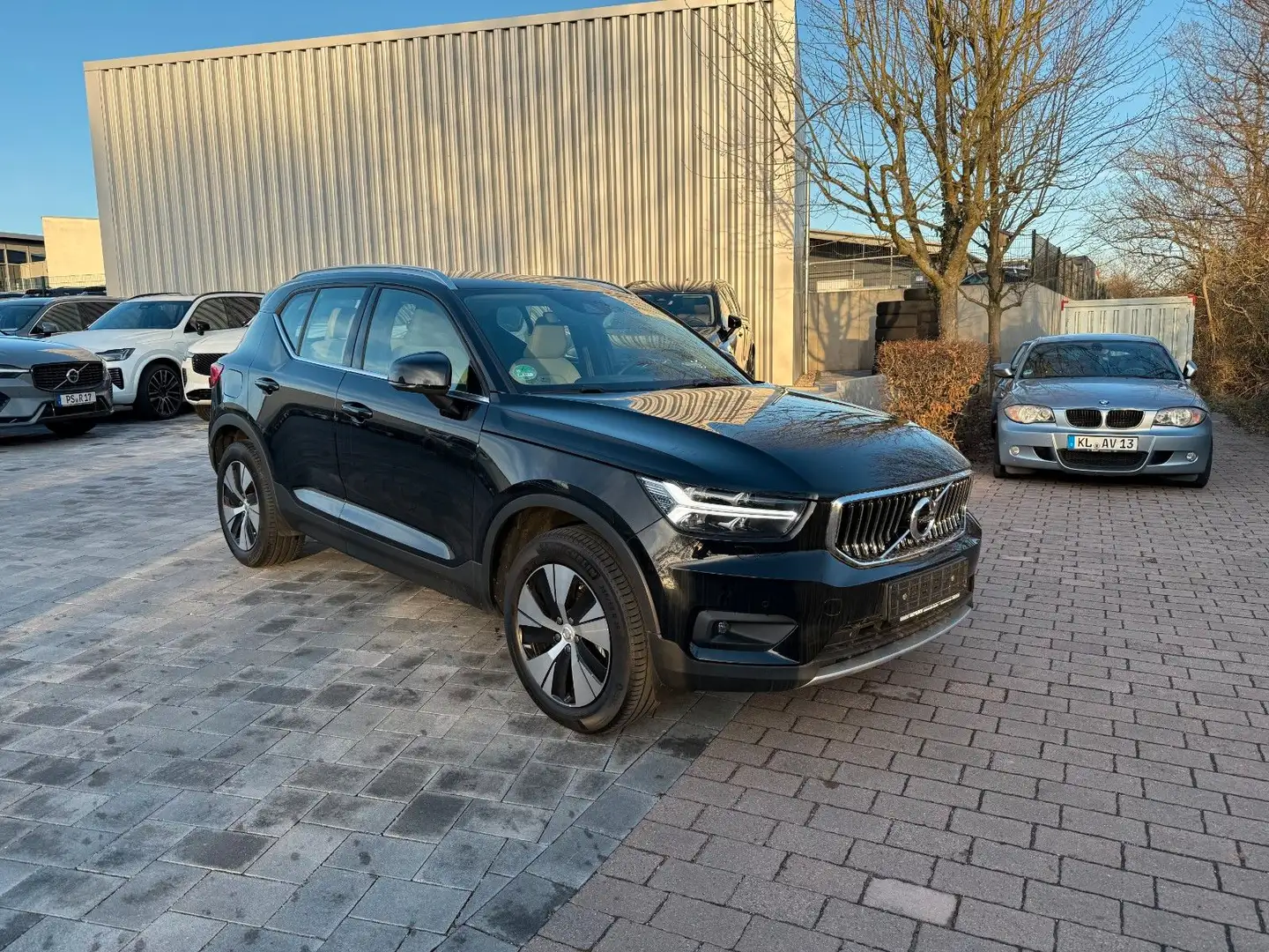Volvo XC40 T4 PHEV INSCR.EXPRESSION+AHK+SITZHZG+CAM Noir - 1