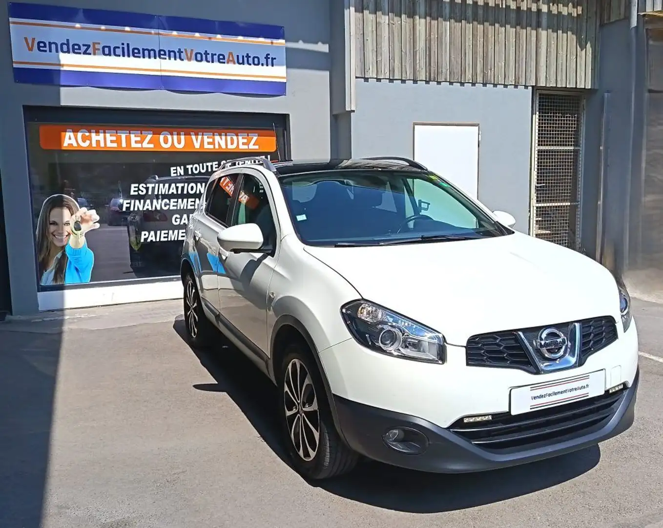 Nissan Qashqai Connect Edition 1.6 dCi 130ch FAP Stop&Start Blanc - 1