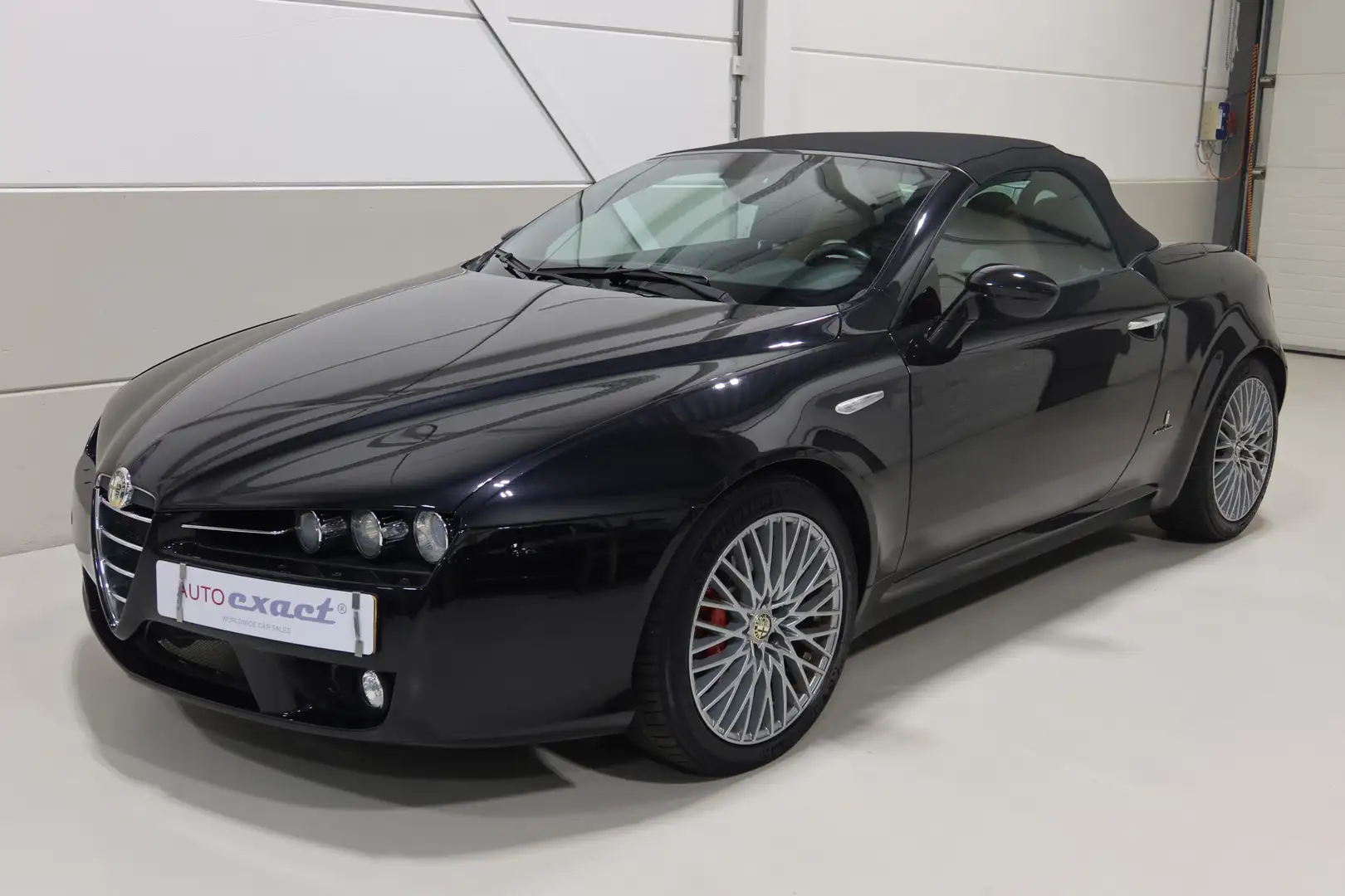 Alfa Romeo Spider 3.2 JTS Q4 Exclusive I Groot onderhoud nieuw I Lag Zwart - 2