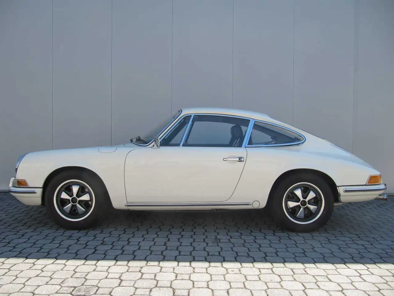 Porsche 911 2.0 T Coupe Karmann, foto 2