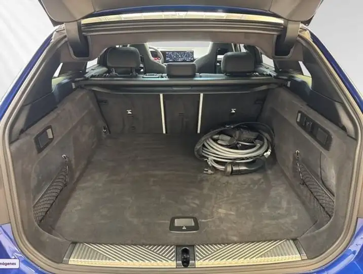 BMW M5 2025, foto 12