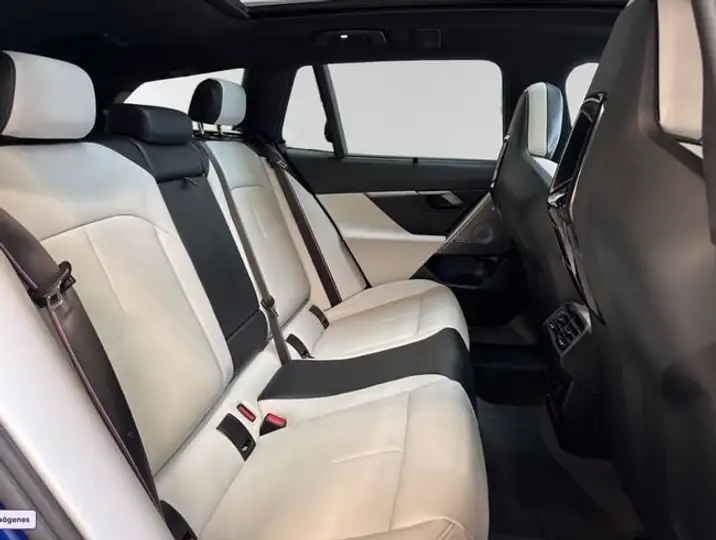BMW M5 2025, foto 11