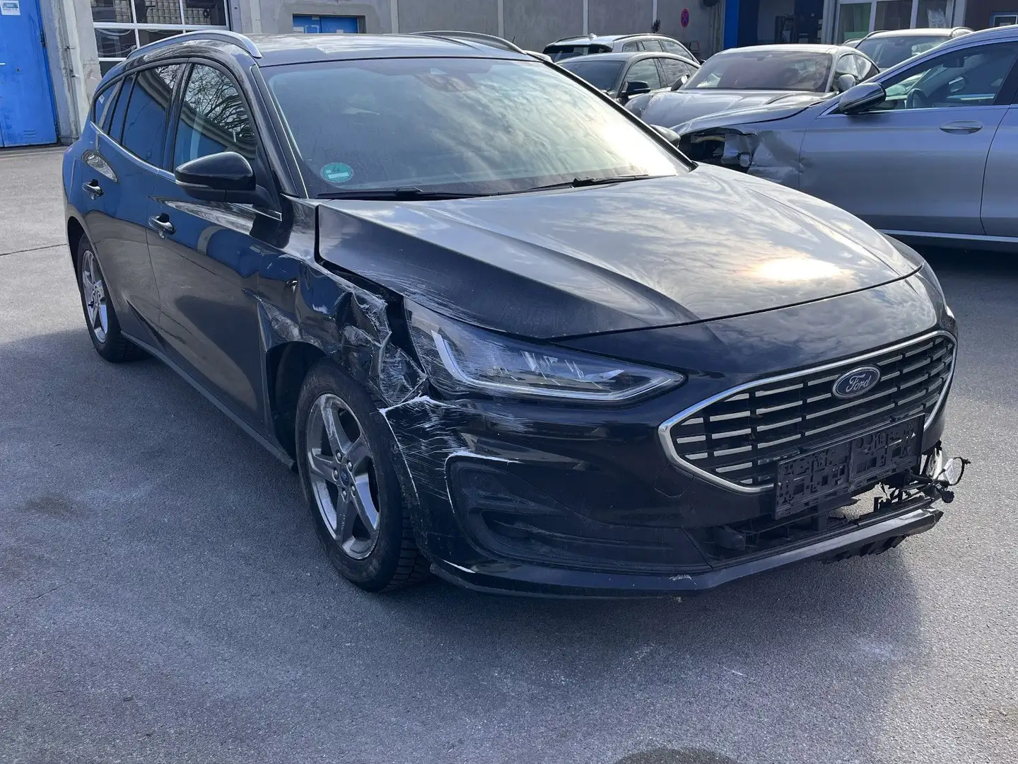 Ford Focus Turnier 1.5 TDCi Automatik Titanium Schwarz - 2