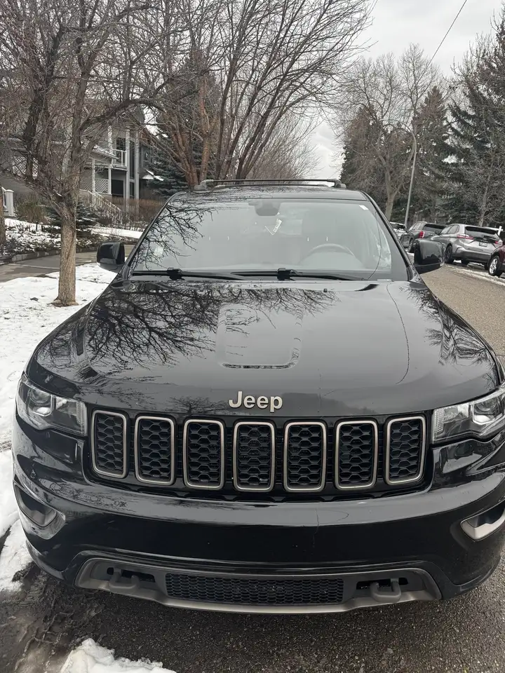 Jeep Grand Cherokee снимка Jeep Grand Cherokee