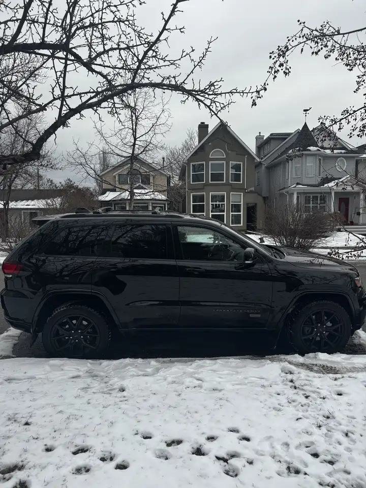Jeep Grand Cherokee снимка Jeep Grand Cherokee