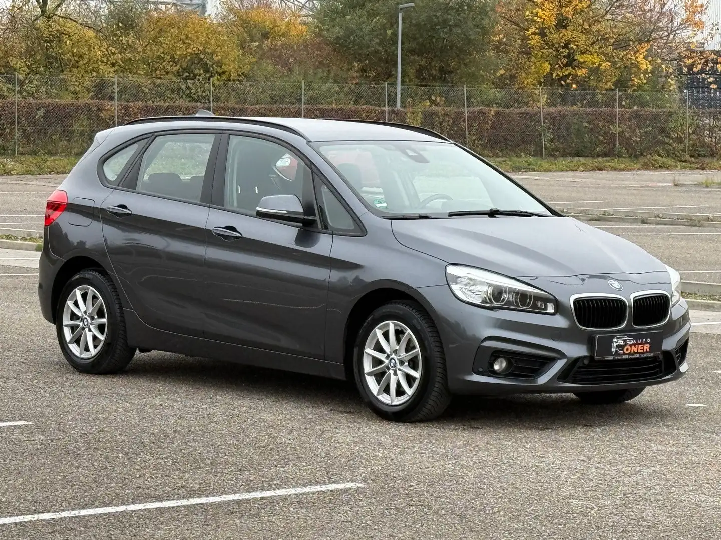 BMW 218 i Active Tourer*Automatik*Klimaaut*SHZ*LED Grau - 2