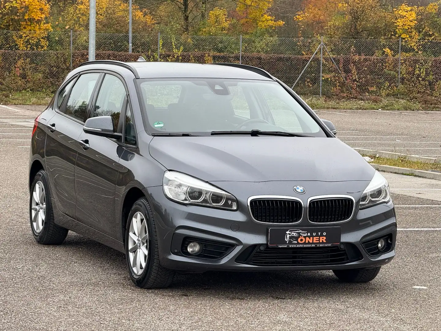 BMW 218 i Active Tourer*Automatik*Klimaaut*SHZ*LED Grau - 1
