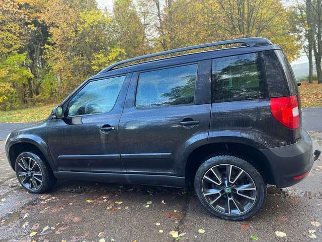 Skoda Yeti Experience 4x4 *DSG *Allrad*Xenon*Navi*AHK*
