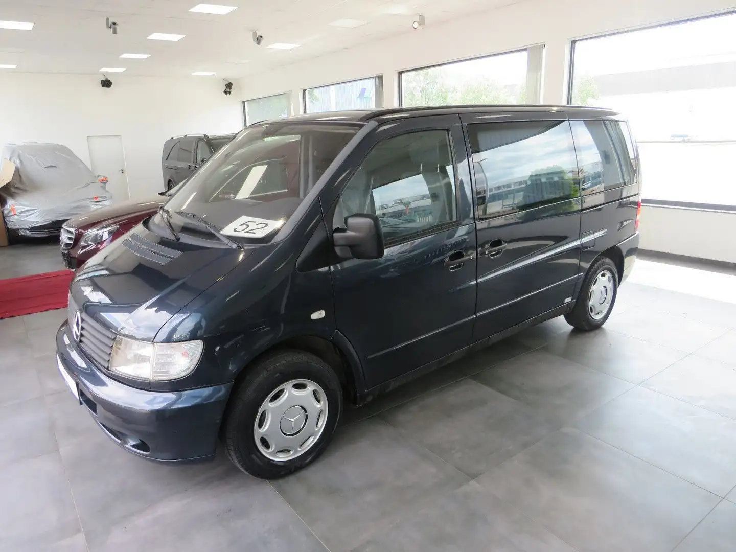 Mercedes-Benz Vito 110 CDI Bestattungswagen / Leichenwagen Bleu - 1