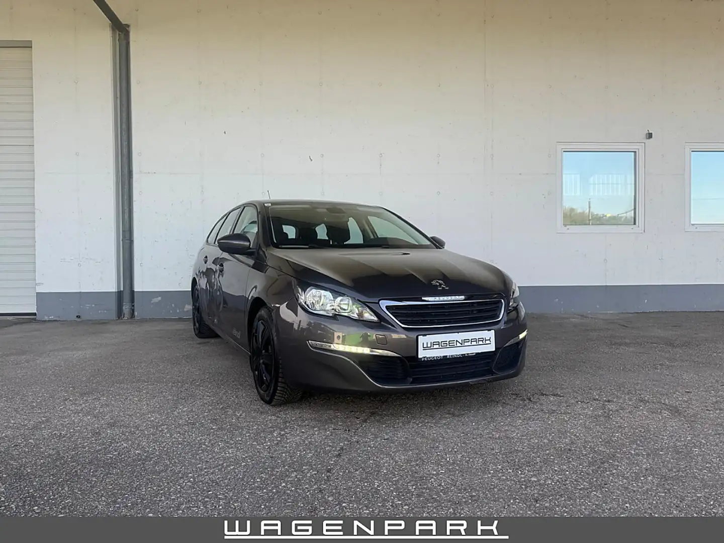 Peugeot 308 SW 1,6 e-HDi 115 FAP Active Grau - 1