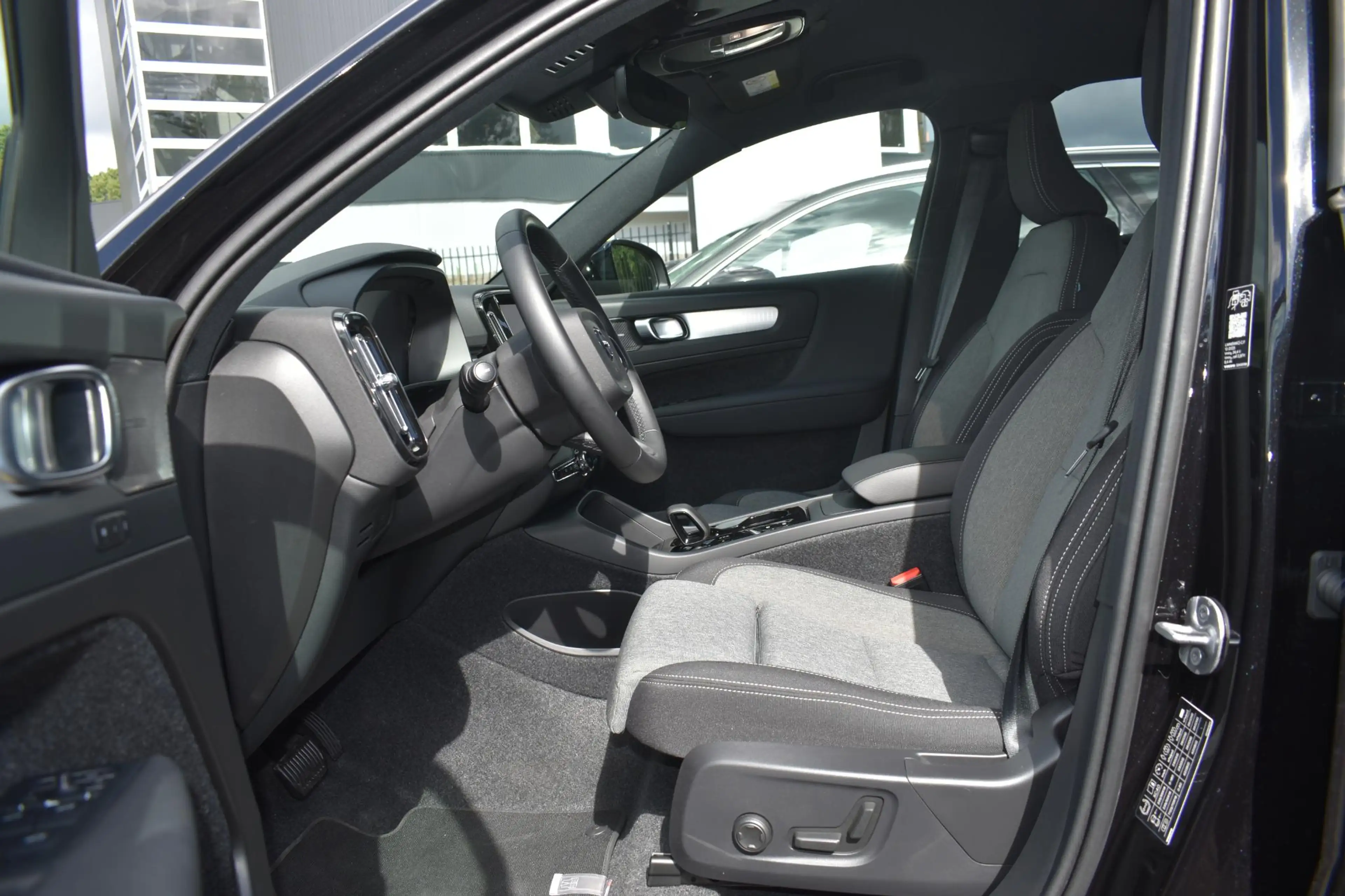 Volvo XC40 B4 Plus Dark | Trekhaak | Verwarmbare voorstoelen, — photo 12