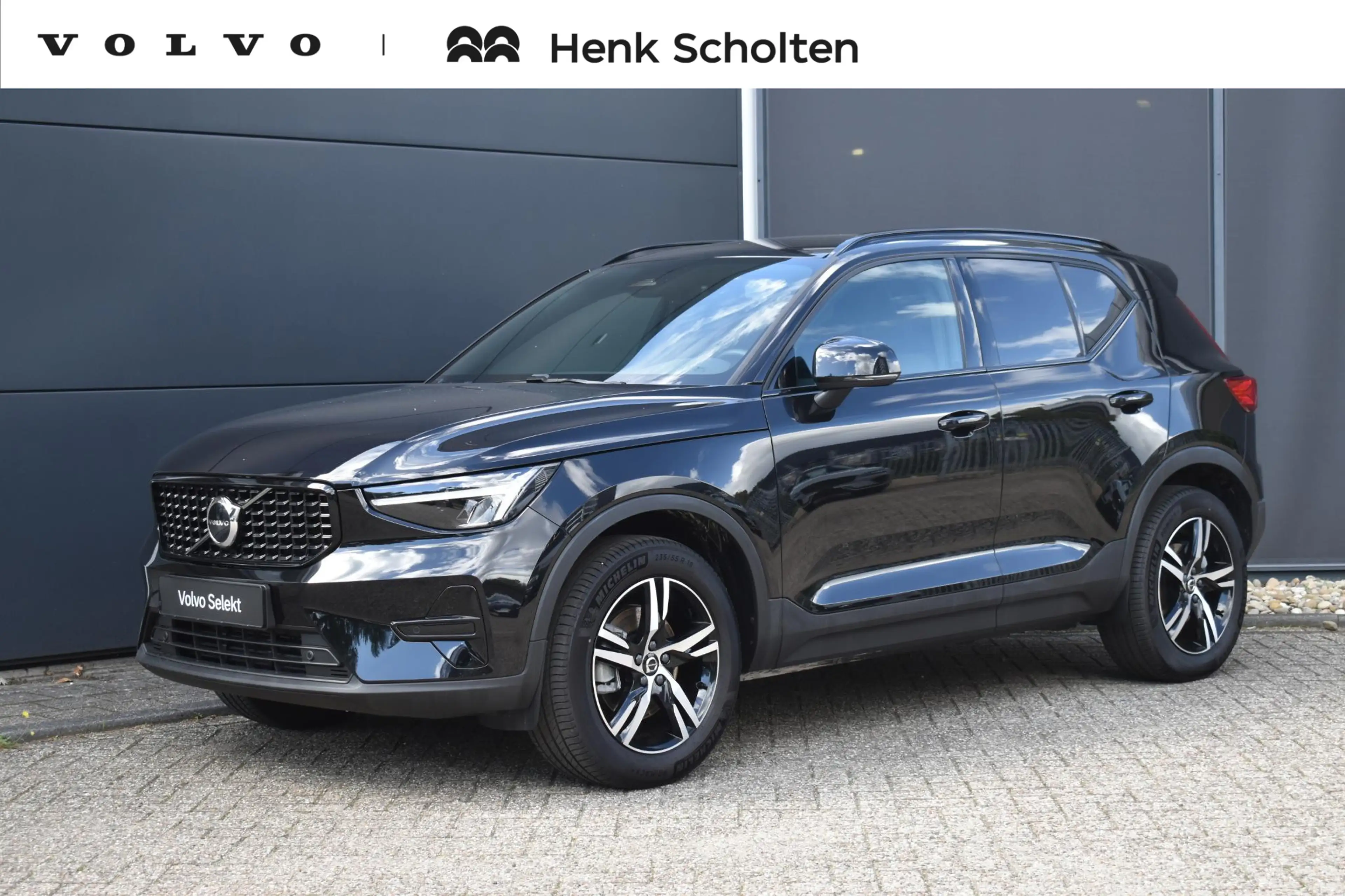Volvo XC40 B4 Plus Dark | Trekhaak | Verwarmbare voorstoelen,