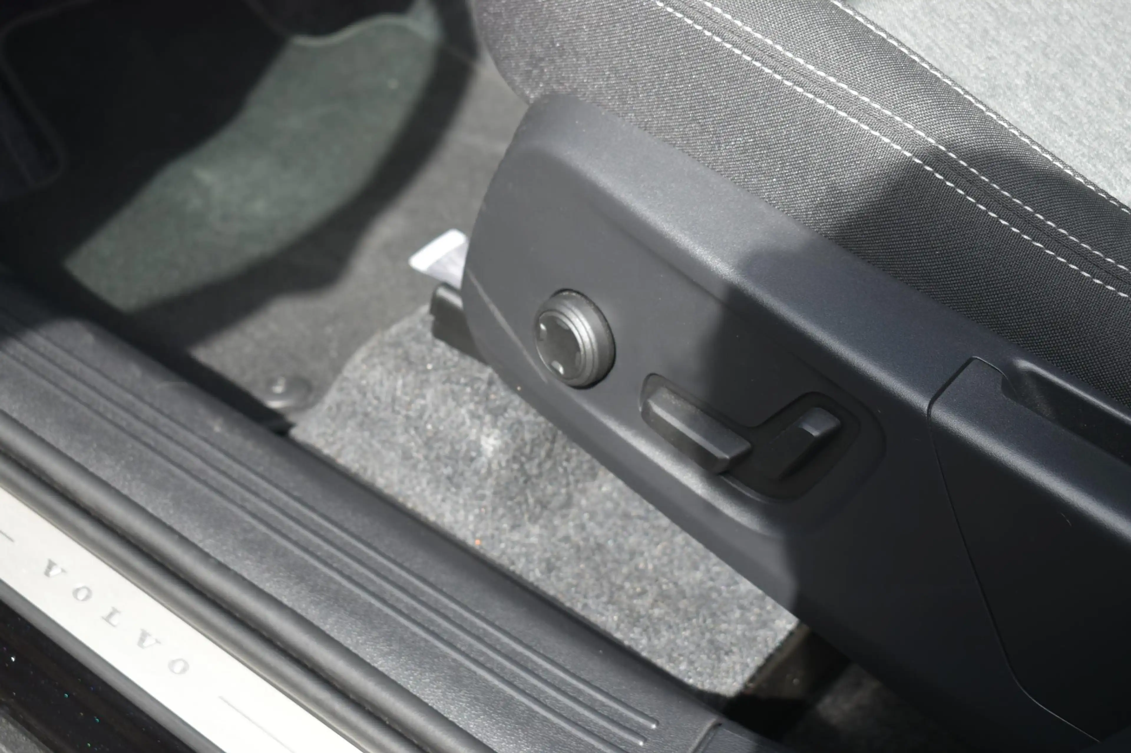 Volvo XC40 B4 Plus Dark | Trekhaak | Verwarmbare voorstoelen, — photo 13