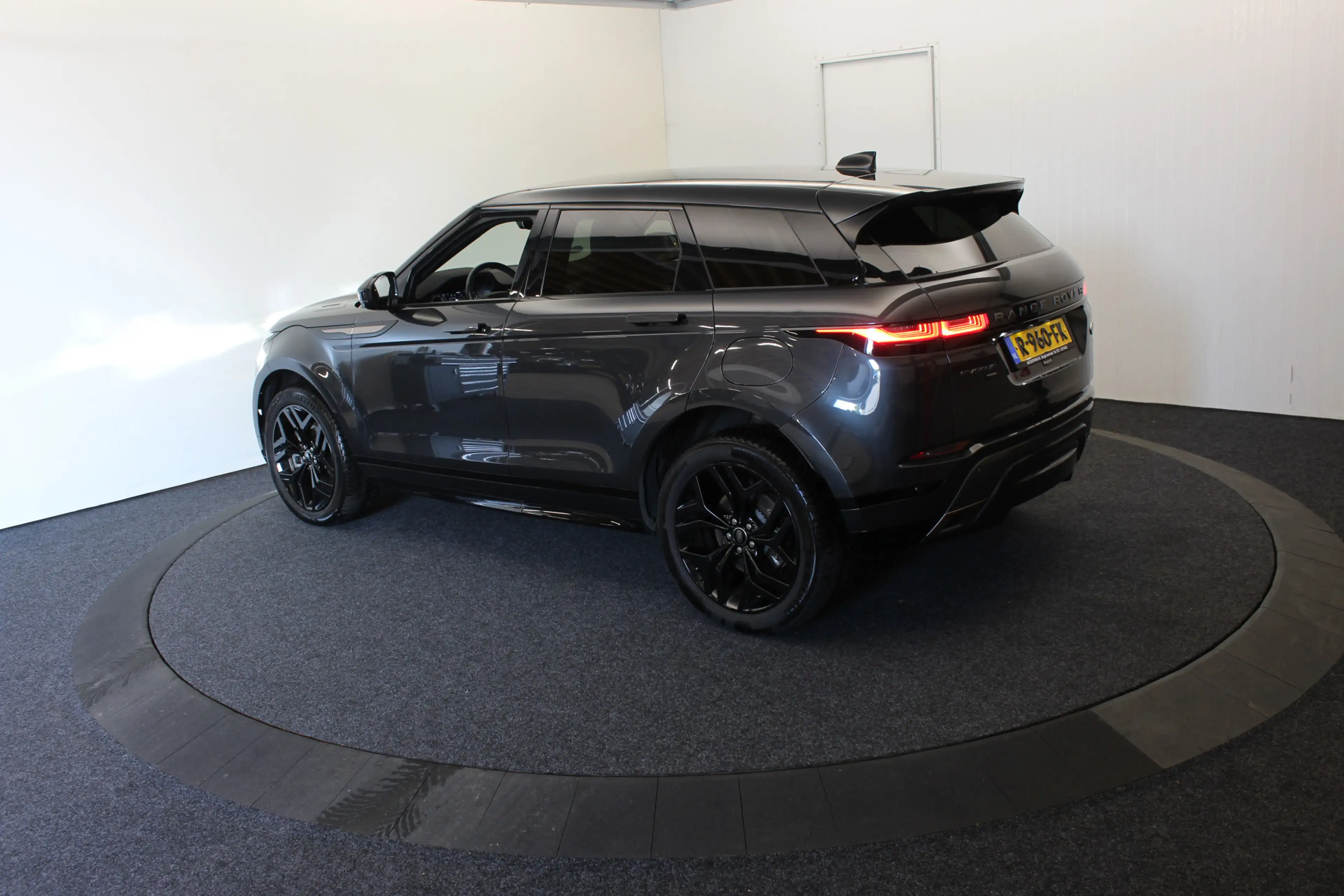 Land Rover Range Rover Evoque 1.5 P300e AWD R-Dynamic SE Camera El Trekh+Stoel+A — photo 13