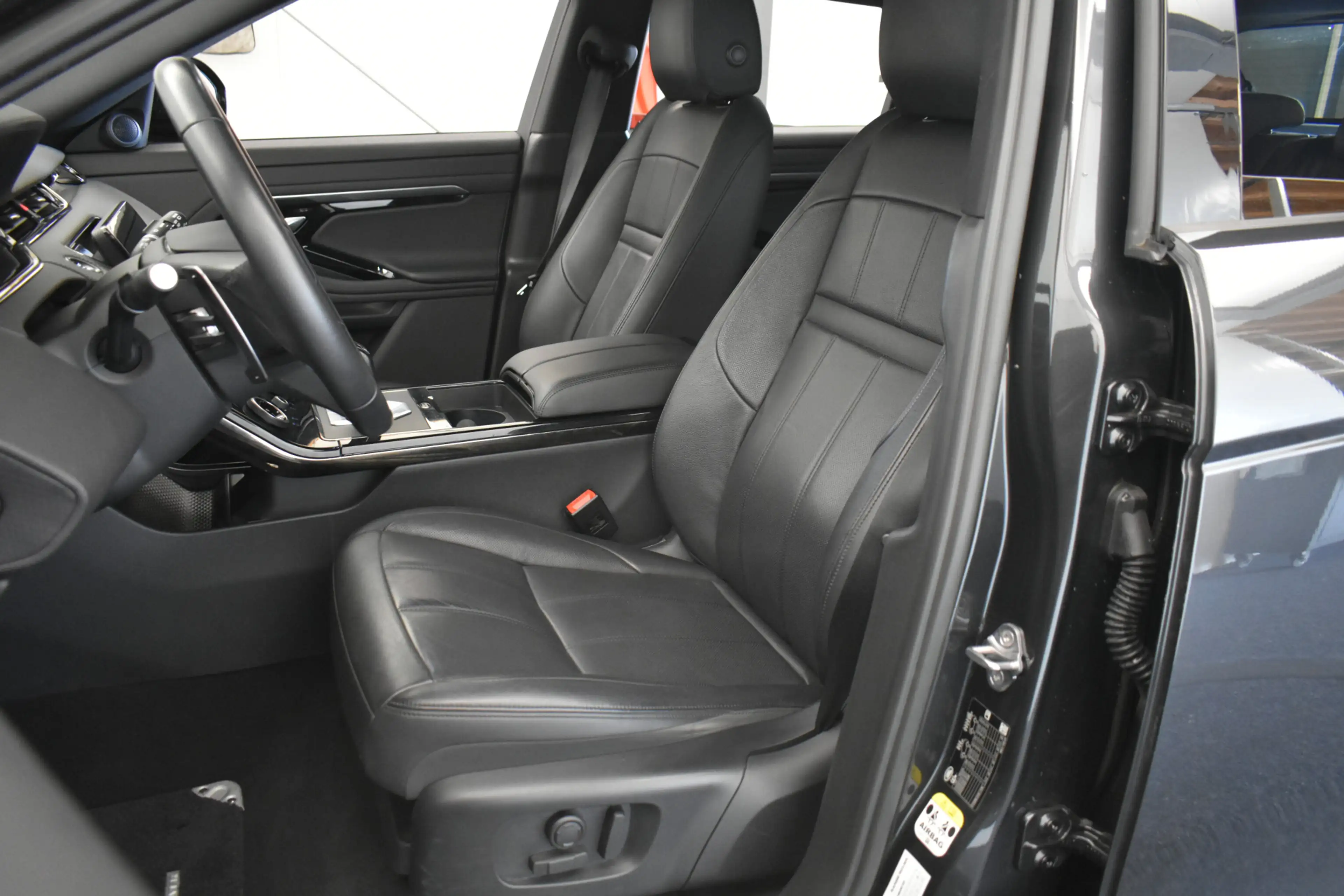 Land Rover Range Rover Evoque 1.5 P300e AWD R-Dynamic SE Camera El Trekh+Stoel+A — photo 6