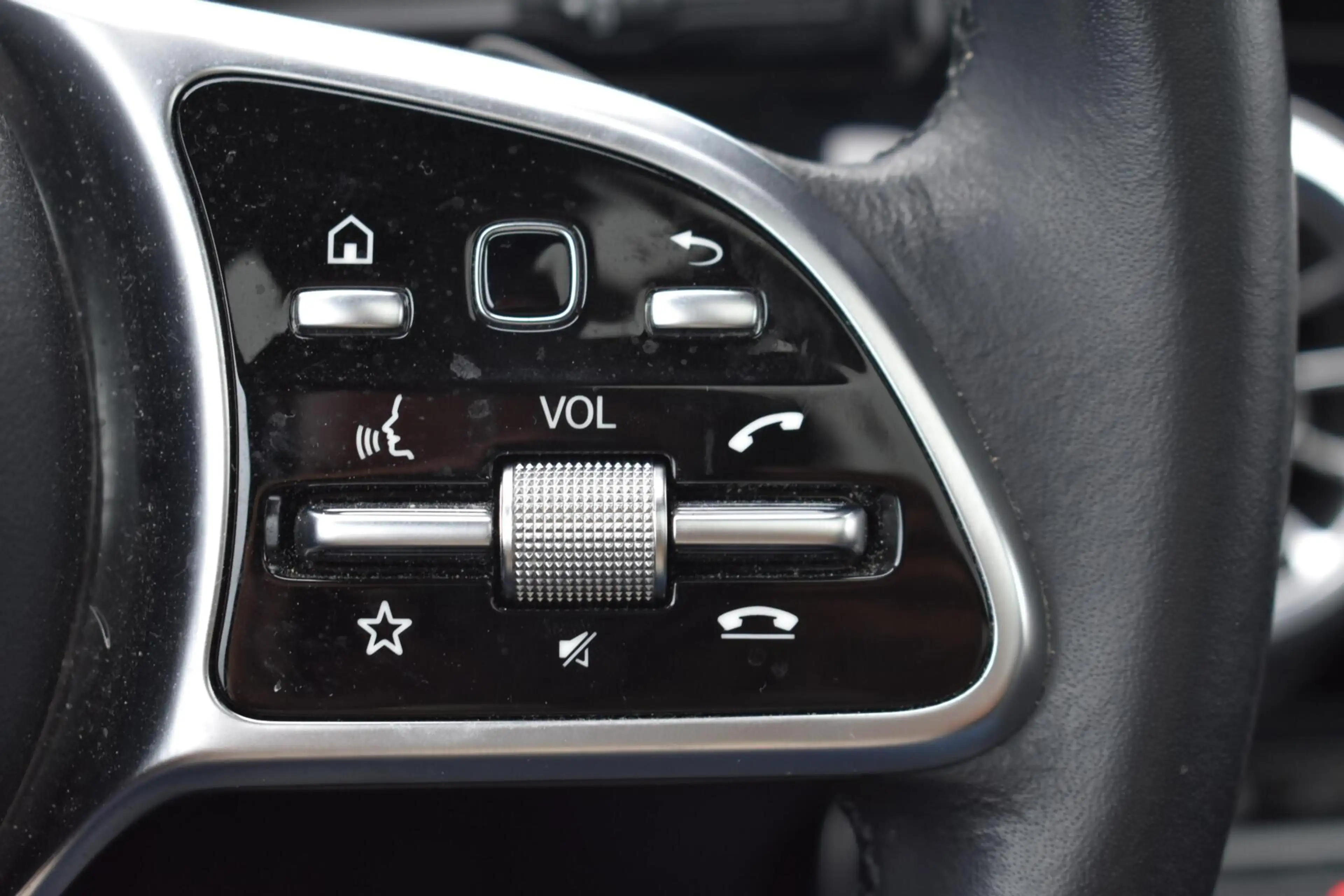 Mercedes-Benz EQA 250 250+ Luxury Line 71 kWh | Stoelverwarming | Pano | — photo 10