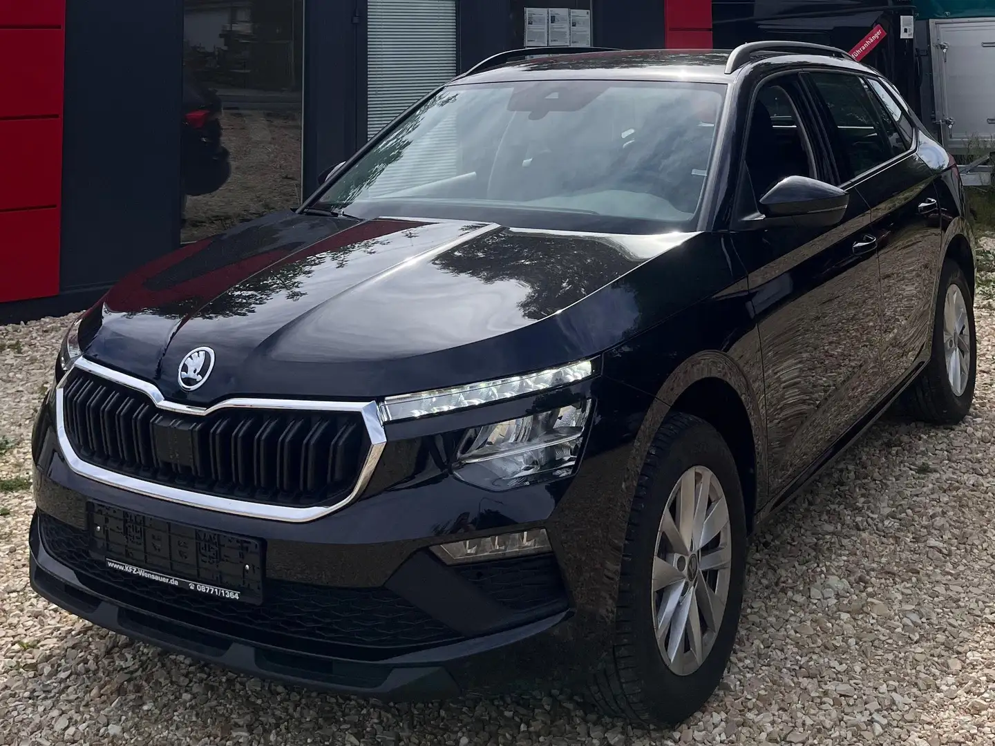Skoda Kamiq Essence Schwarz - 1