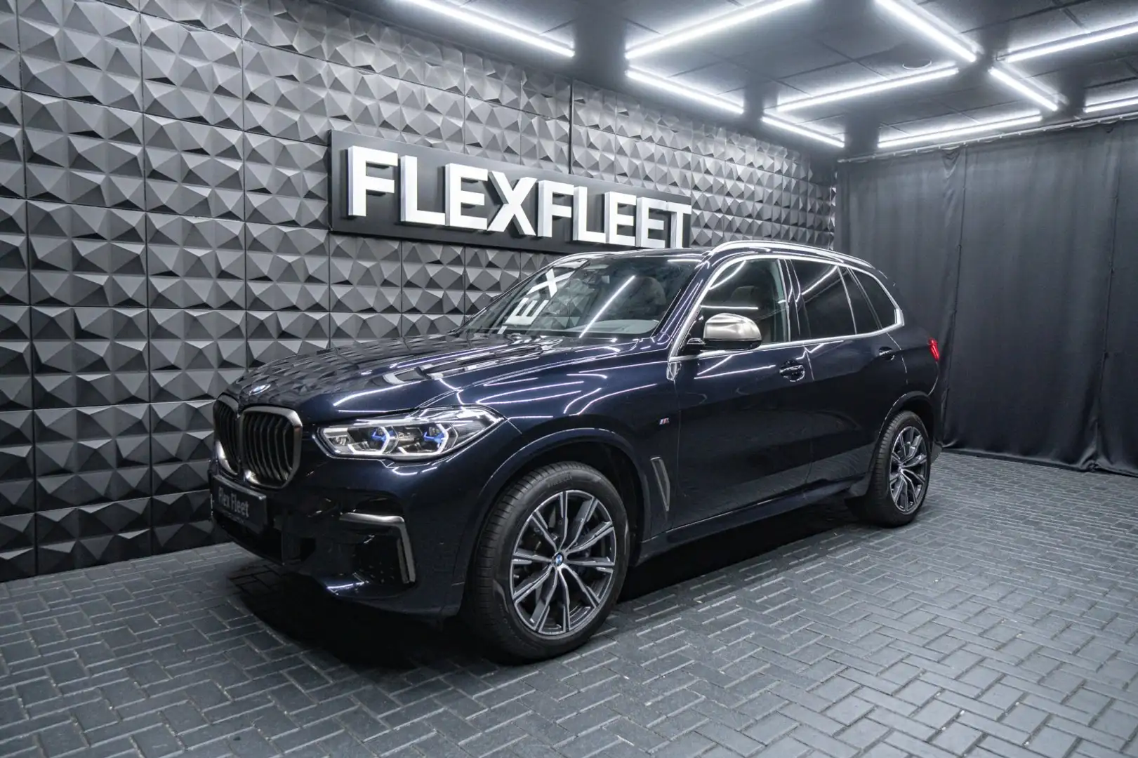 BMW X5 xDrive50i M Sport Pano Laser Harman-Kardon Schwarz - 2