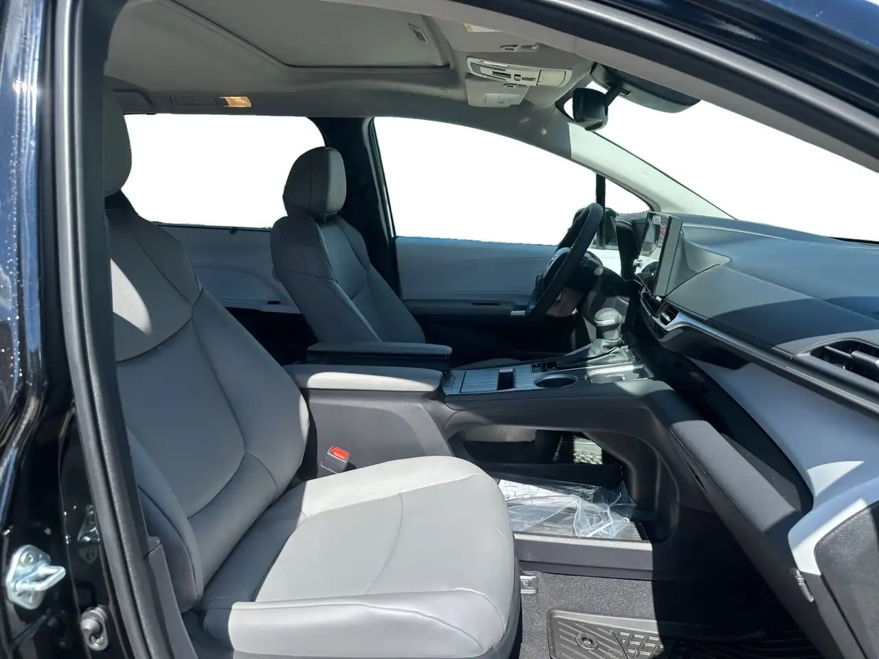 Toyota Sienna снимка Toyota Sienna