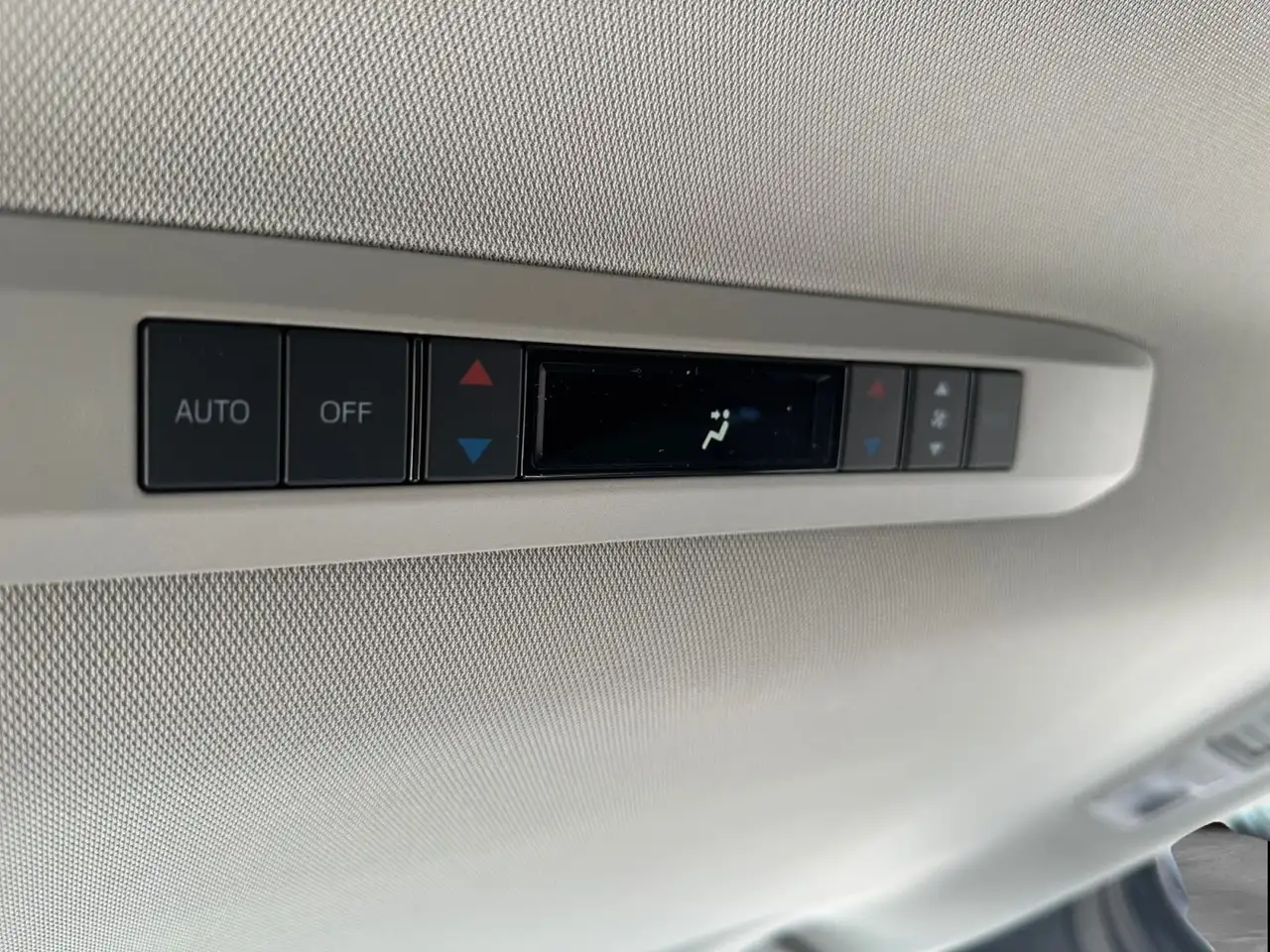 Toyota Sienna снимка Toyota Sienna