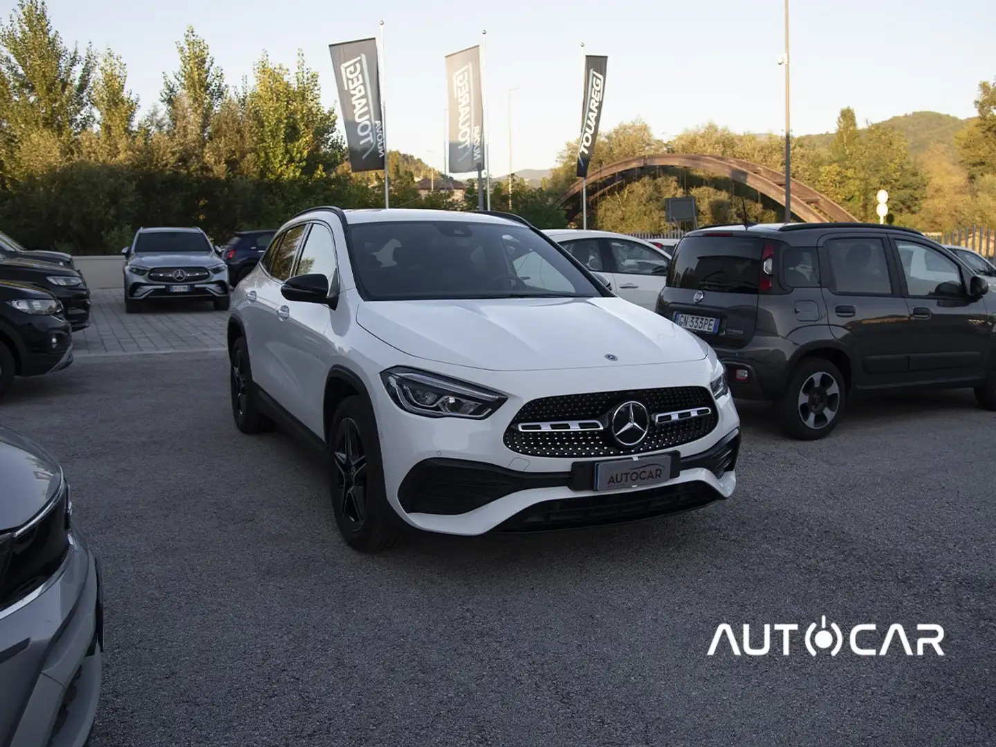 Mercedes-Benz GLA 250 GLA 250 e phev (eq-power) Premium AMG Bílá - 1
