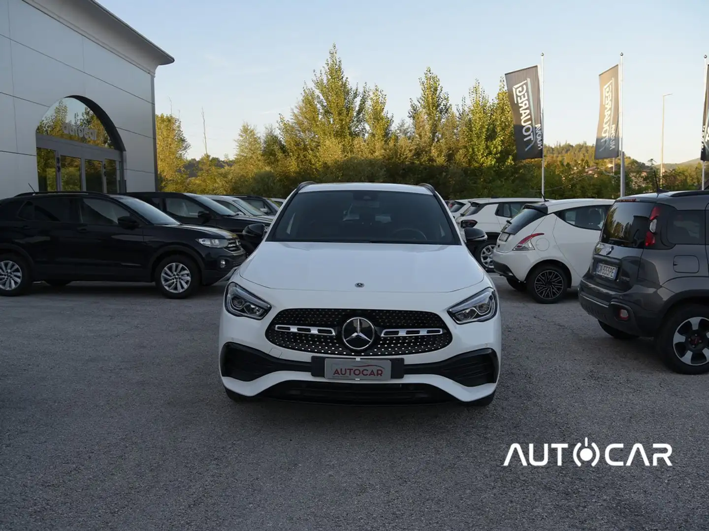 Mercedes-Benz GLA 250 GLA 250 e phev (eq-power) Premium AMG Bílá - 2