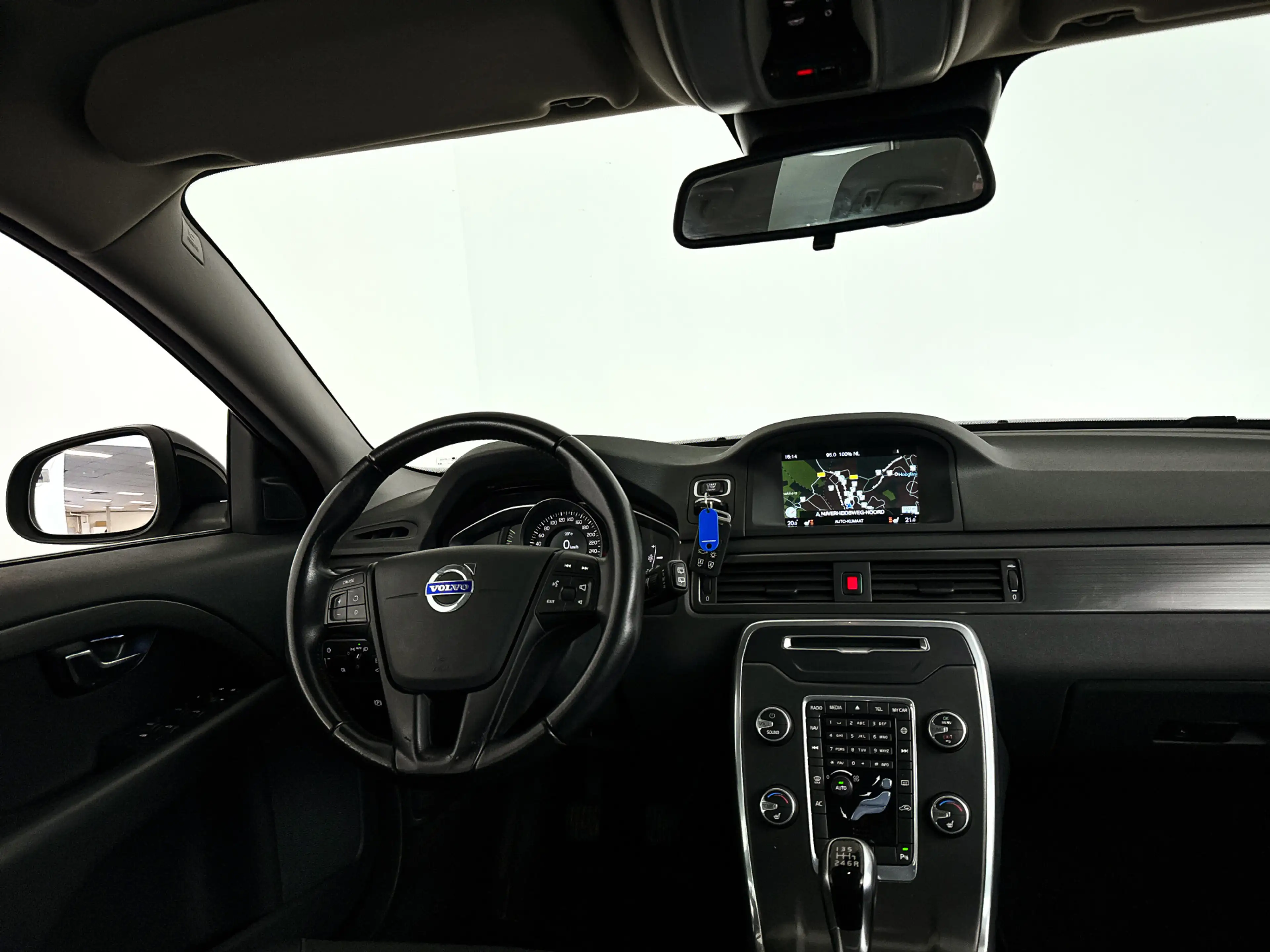 Volvo V70 2.0 D2 Classic Edition | Park assist | Standkachel — photo 7