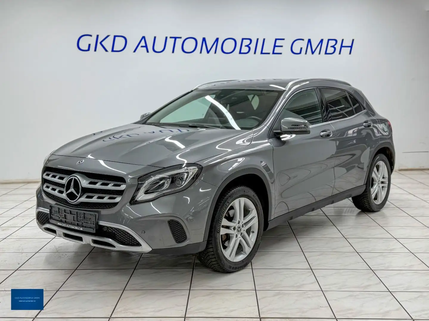 Mercedes-Benz GLA 220 d 4MATIC Urban*Navi*LED*PDC*Kamera* Gris - 1
