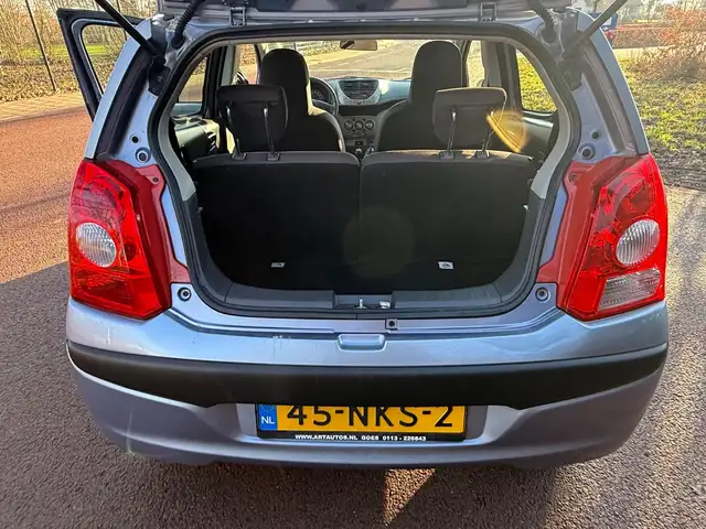 Nissan Pixo view 9