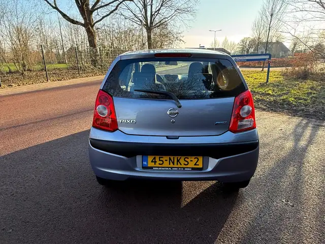 Nissan Pixo view 5