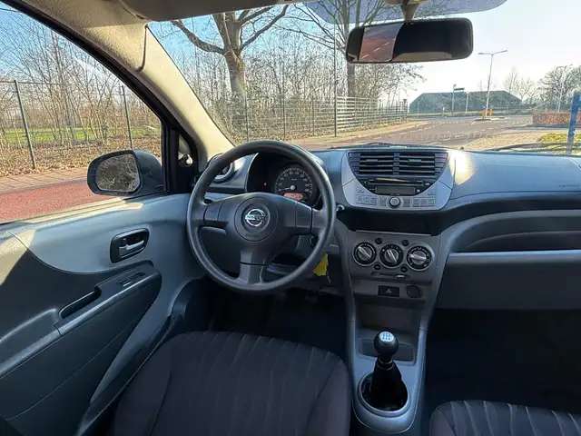 Nissan Pixo view 14