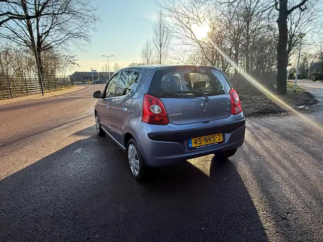 Nissan Pixo view 4