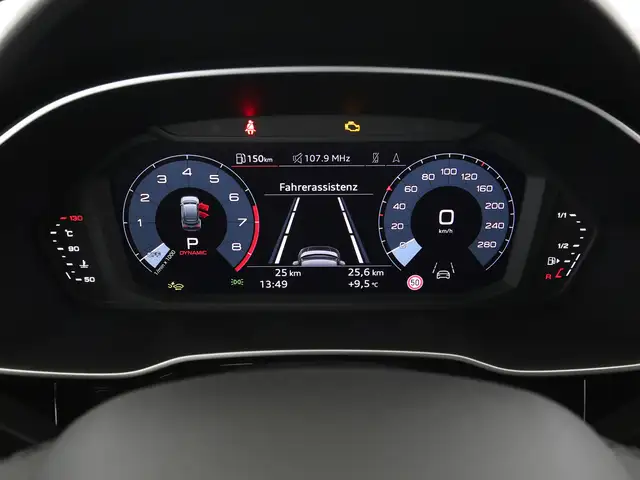 Audi Q3 view 13
