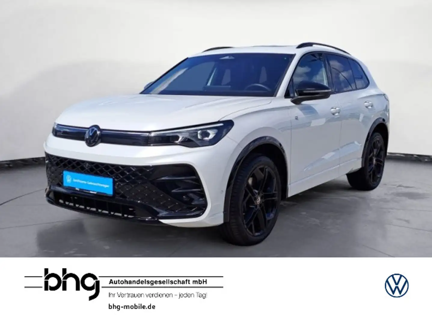 Volkswagen Tiguan 2.0 TDI DSG 4Motion R-Line AHK Navi Pano Weiß - 1