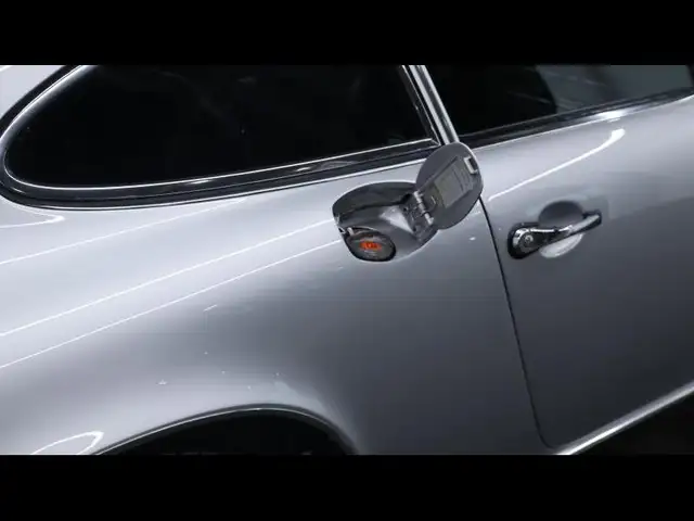 Porsche 911 view 11