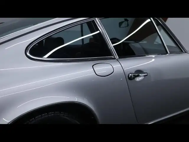 Porsche 911 view 10