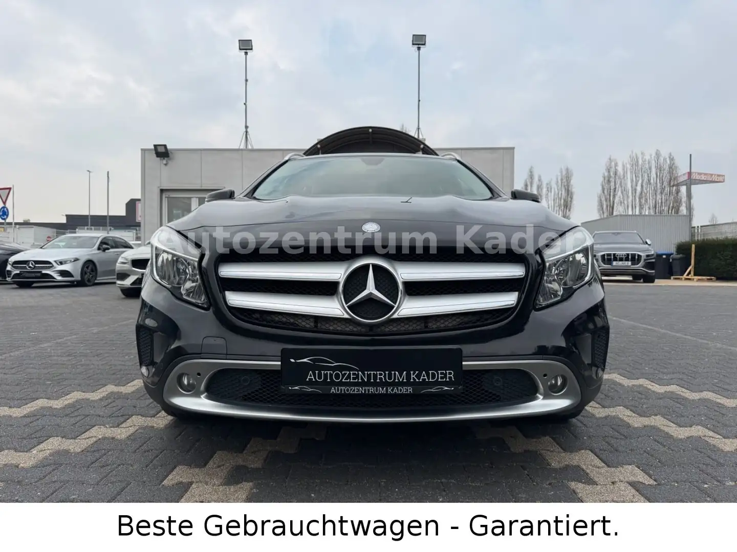 Mercedes-Benz GLA 220 CDI / d 4Matic*Urban*Navi*Tempomat*PDC*S Černá - 1