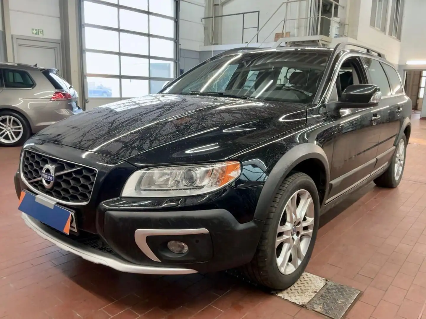 Volvo XC70 2.4 D5 AWD AUTOMATIK LEDER MEMORY PDC SHZ Schwarz - 2