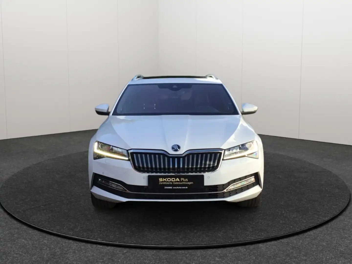 Skoda Superb Combi 1.4TSI iV DSG L&K LED AHK STHZ Navi 360° ACC Weiß - 2
