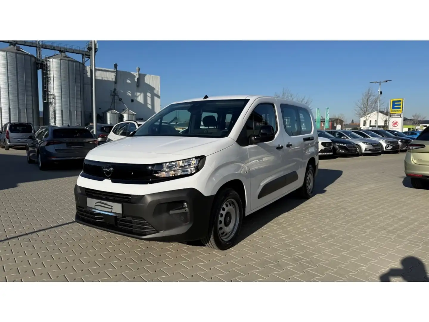 Opel Combo E Cargo DoKa Multimedia NaviPro PDC vo+hi Bílá - 1