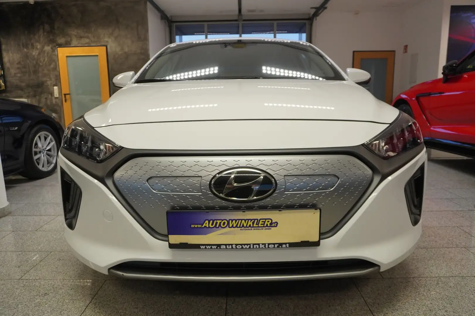 Hyundai IONIQ LEVEL 4 elektro Aut. LED/PDC/Kamera/Navi Weiß - 2