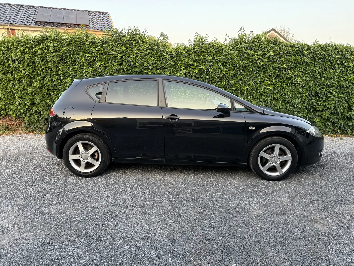 SEAT Leon 1.6 Sportstyle | Airco | Cruise Control | LMV | El Noir - 2