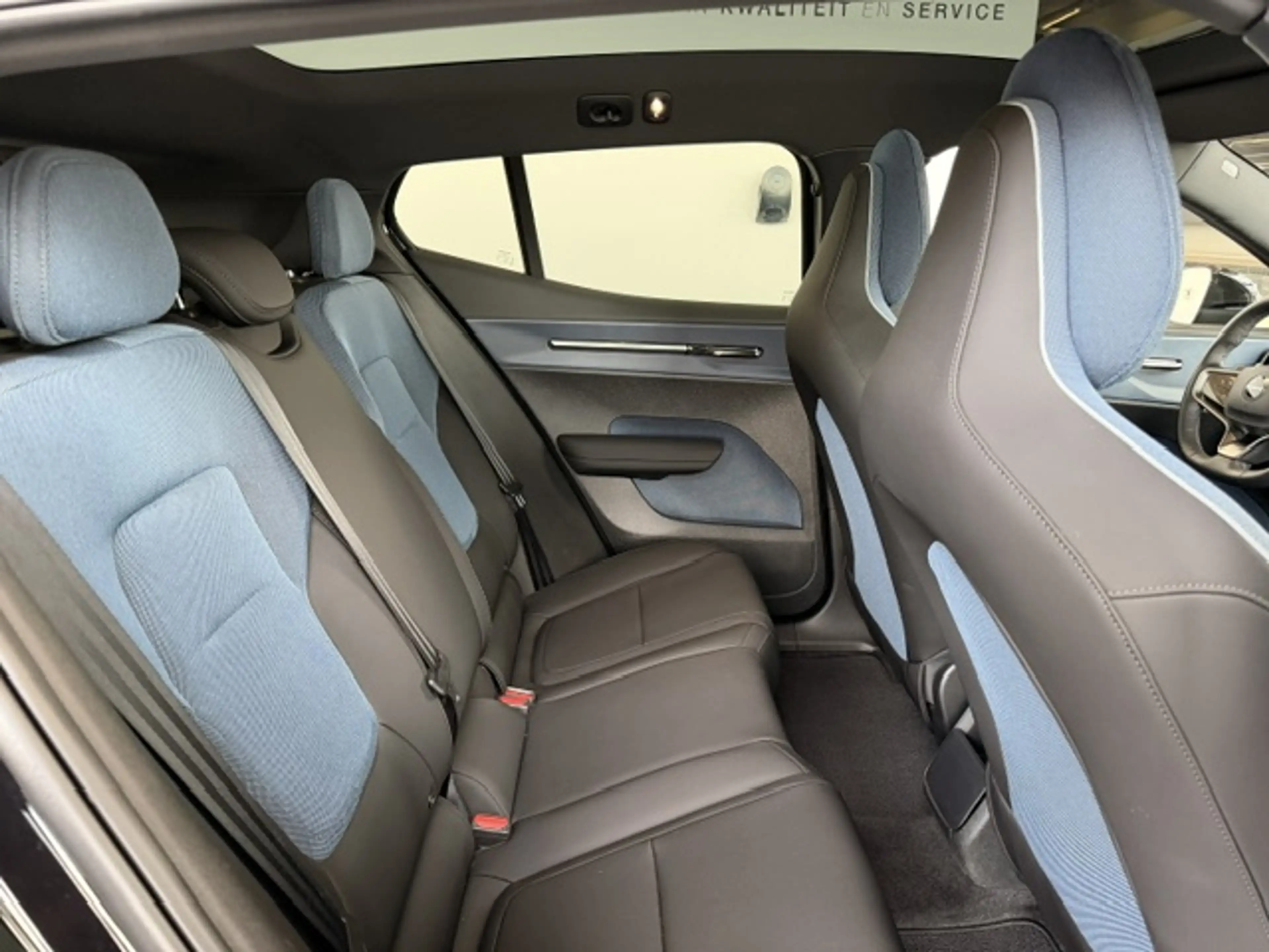 Volvo EX30 ULTRA EXTENDED RANGE+PANO DAK — photo 8