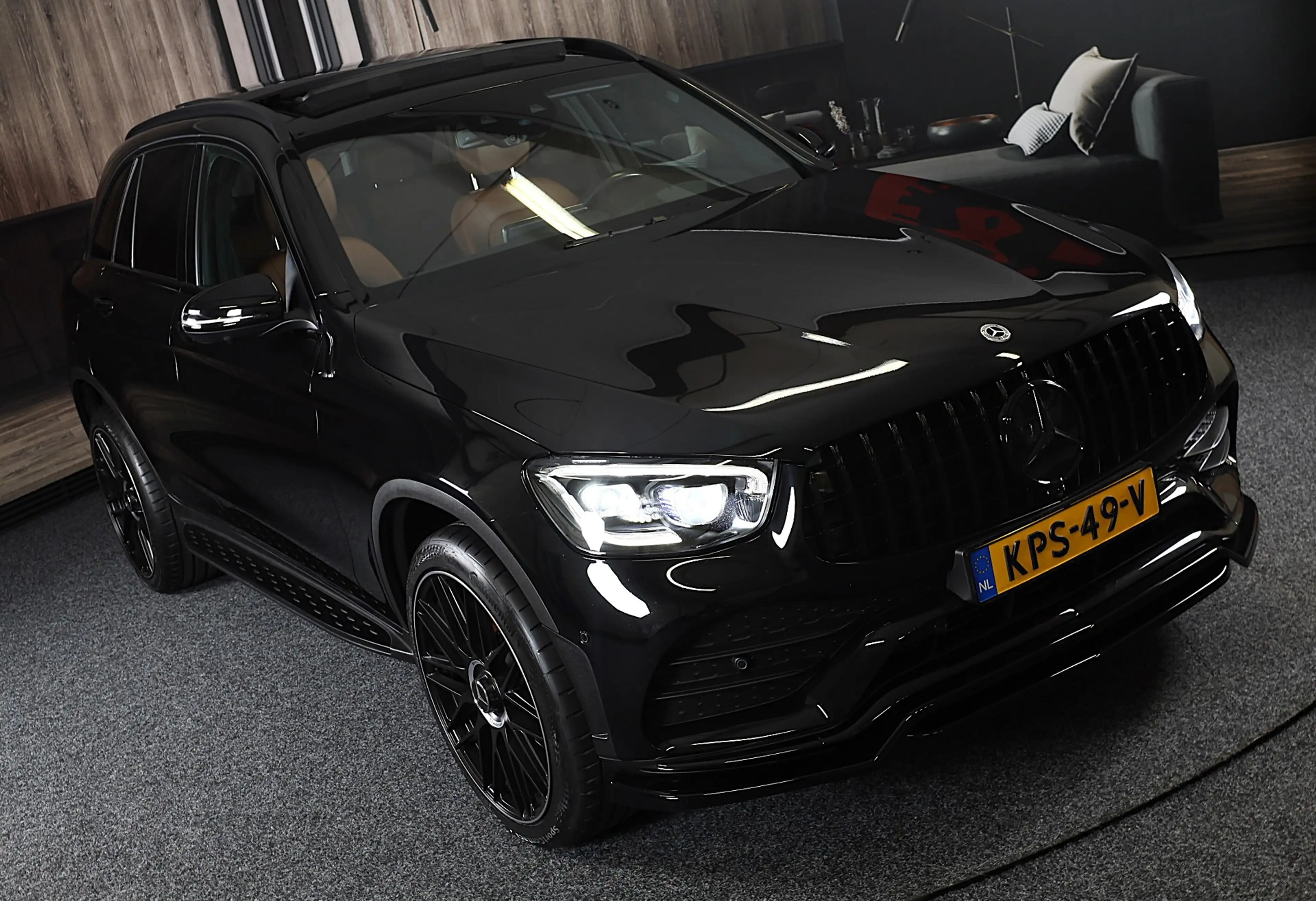 Mercedes-Benz GLC 300 300e 4MATIC AMG 63 Look / Head Up / Memory / Open — photo 44