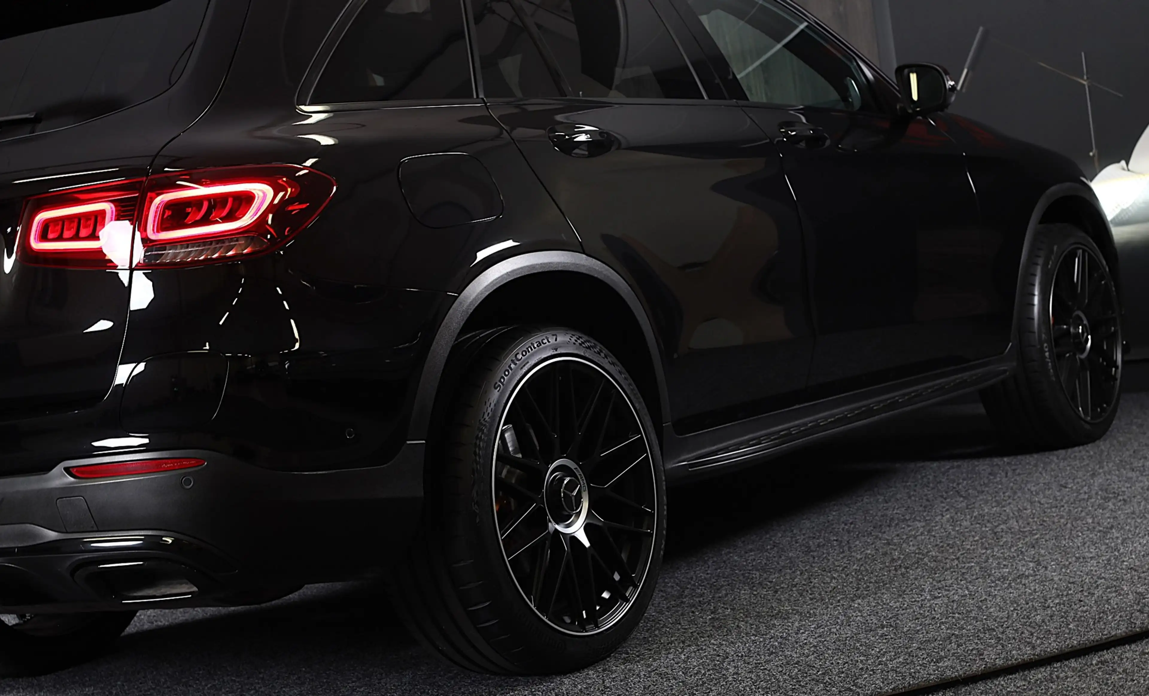 Mercedes-Benz GLC 300 300e 4MATIC AMG 63 Look / Head Up / Memory / Open — photo 49
