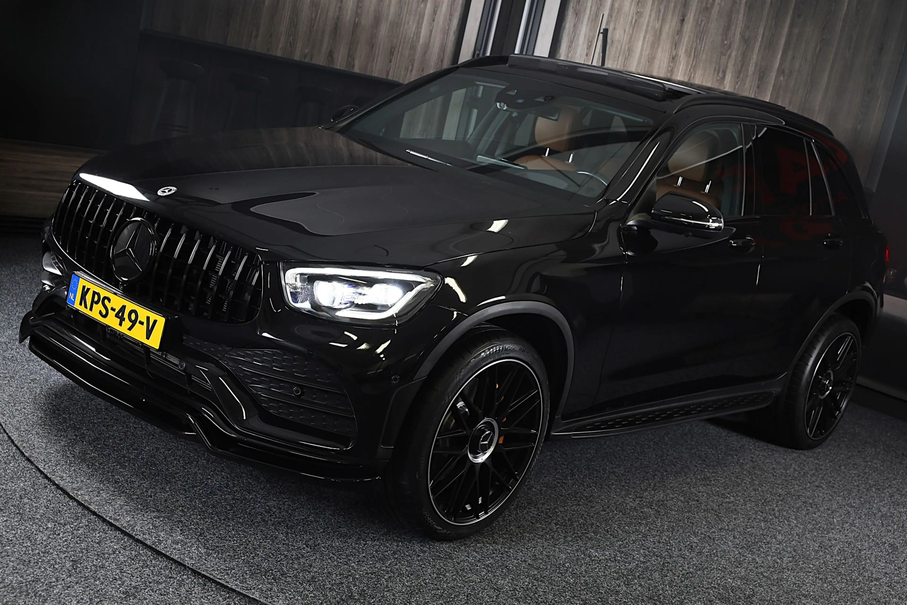 Mercedes-Benz GLC 300 300e 4MATIC AMG 63 Look / Head Up / Memory / Open — photo 48