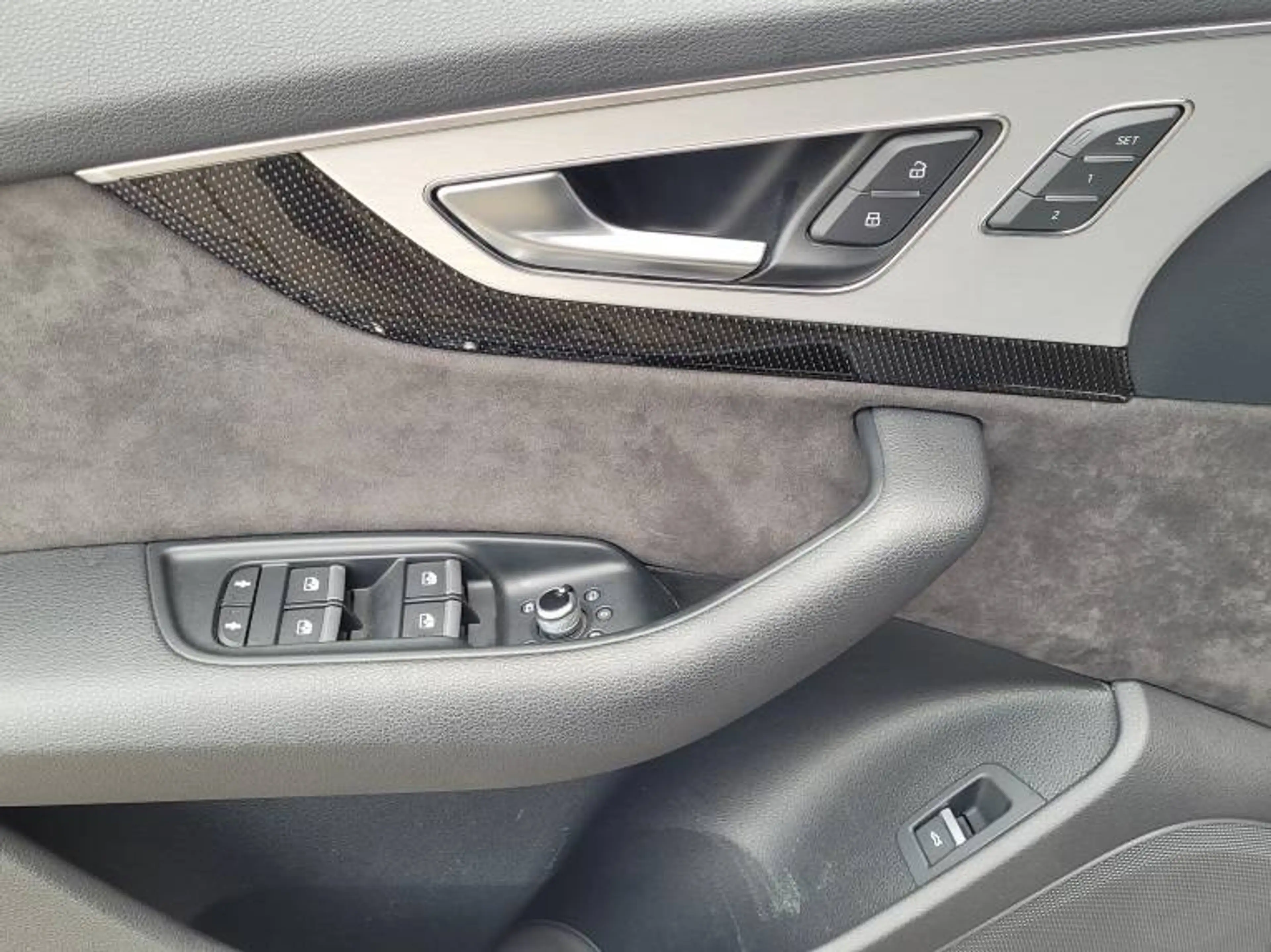 Audi SQ7 4.0TDI quattro 8Zylinder — photo 10